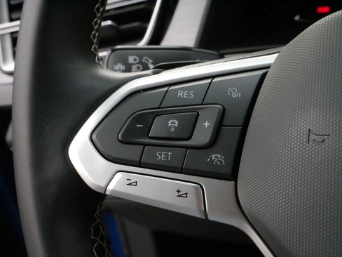 Certified 2025 Volkswagen Atlas Cross Sport SE image 26