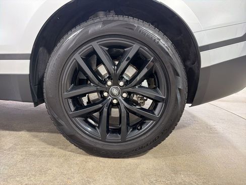 Used 2025 Land Rover Range Rover Velar S image 30