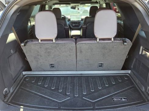 Used 2025 Ford Explorer Platinum image 5