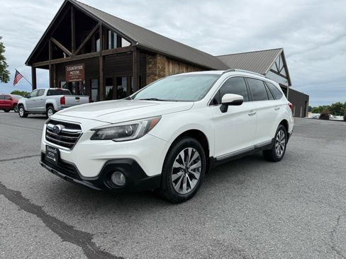 Used 2019 Subaru Outback 3.6R Touring AWD/4WD image 2
