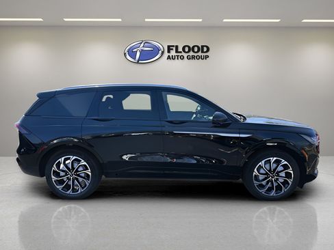 New 2026 Lincoln Nautilus Reserve image 4