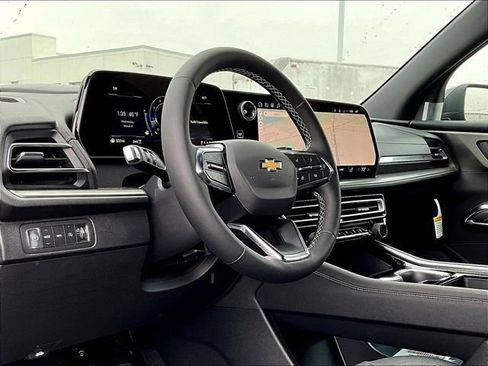 New 2026 Chevrolet Traverse LT w/ Sun and Wheel Package image 8