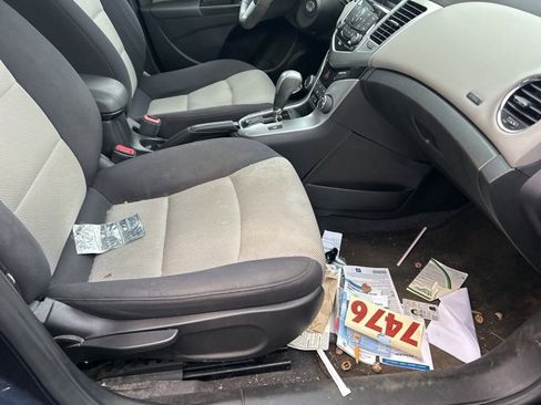 Used 2014 Chevrolet Cruze LS image 18