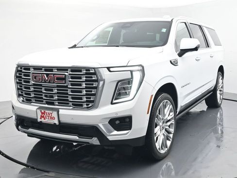 New 2025 GMC Yukon XL Denali w/ Denali Reserve Package image 2