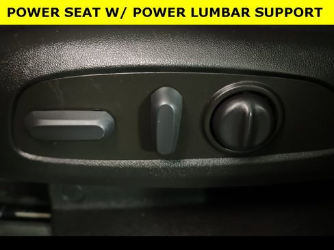 Used 2023 Chevrolet Traverse LT w/ Midnight/Sport Edition image 7