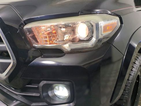 Used 2018 Toyota Tacoma SR5 image 10