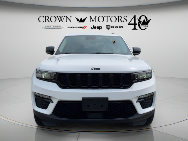 Used 2023 Jeep Grand Cherokee Limited w/ Black Appearance Package AWD/4WD image 2