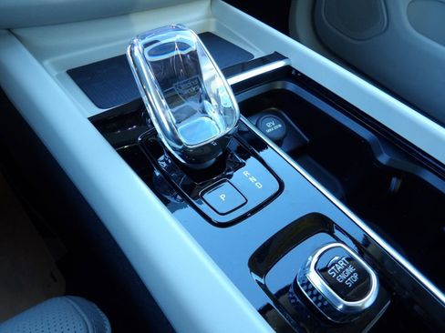 New 2026 Volvo XC60 B5 Ultra w/ Protection Package Premier image 25