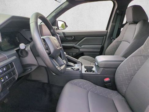 Certified 2024 Toyota Tacoma SR5 AWD/4WD image 15