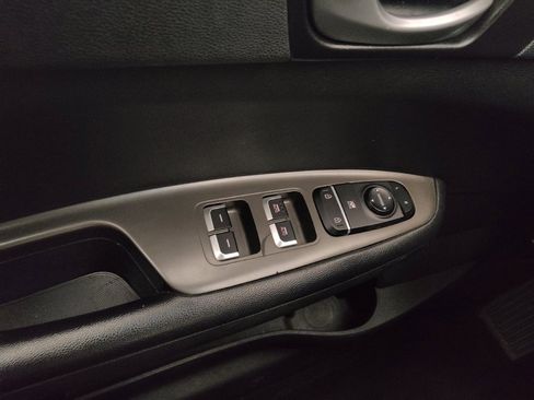 Used 2019 Kia Optima S FWD image 27