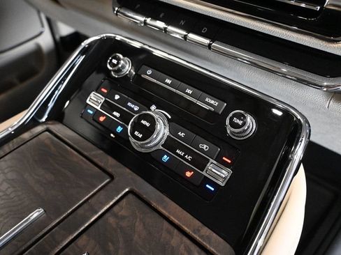 Used 2019 Lincoln Navigator Reserve w/ Cargo Package AWD/4WD image 13