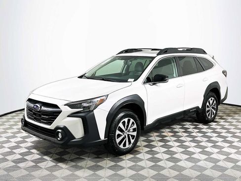 Certified 2025 Subaru Outback Premium w/ Popular Package #1A image 3