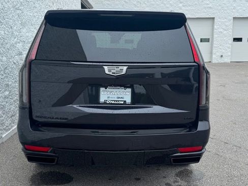 Used 2023 Cadillac Escalade Sport w/ LPO, ONYX Package AWD/4WD image 4