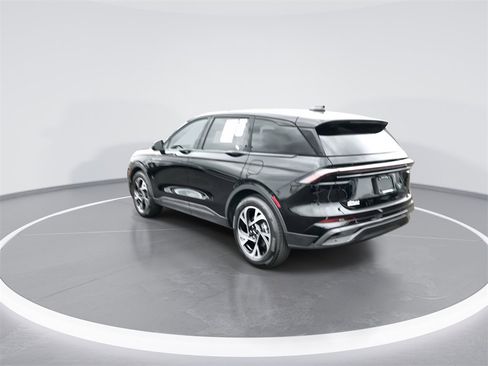 Used 2025 Lincoln Nautilus Premier w/ Jet Appearance Package image 6