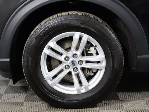 Used 2023 Ford Explorer XLT w/ Equipment Group 202A image 20