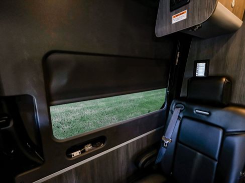 Used 2022 Mercedes-Benz Sprinter 3500 image 98