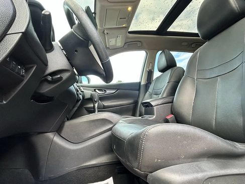 Used 2015 Nissan Rogue SL w/ SL Premium Package FWD image 9