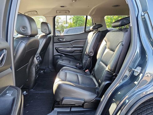 Used 2019 GMC Acadia SLT w/ LPO, Floor Liner Package AWD/4WD image 10