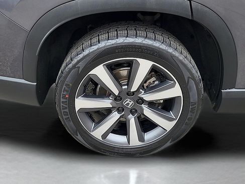 Used 2024 Honda Pilot Touring image 9