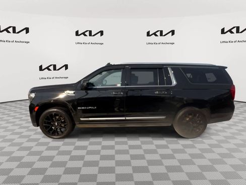Used 2022 GMC Yukon XL Denali AWD/4WD image 6