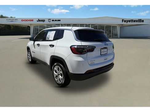 Used 2025 Jeep Compass Sport image 5