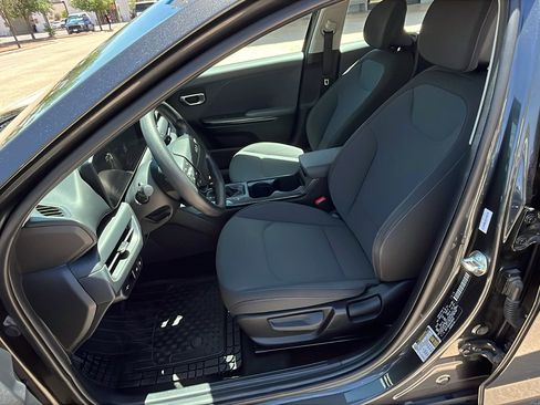 Used 2025 Kia K4 FWD image 10