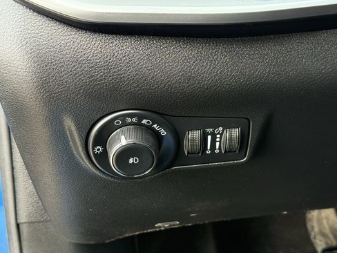 Used 2022 Jeep Compass Latitude image 23