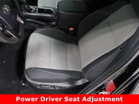 Used 2023 Toyota Tacoma TRD Off-Road image 15