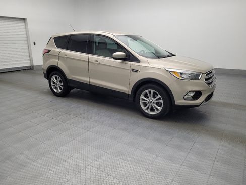 Used 2017 Ford Escape SE image 11