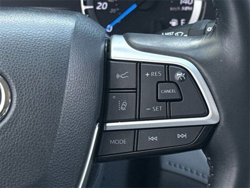 Used 2023 Toyota Highlander LE image 15