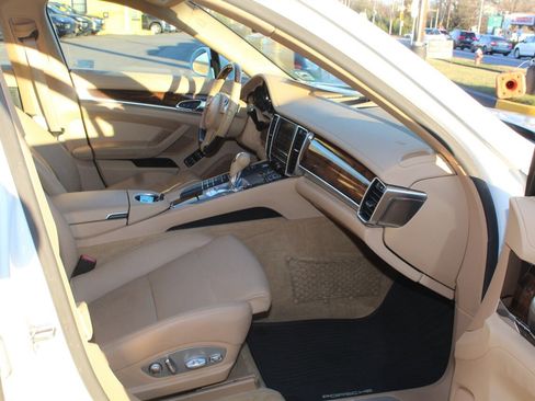 Used 2015 Porsche Panamera 4 image 15