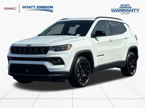Used 2025 Jeep Compass Latitude w/ Convenience Group AWD/4WD image 1