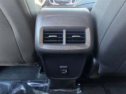 Used 2023 Chevrolet Equinox LT image 9