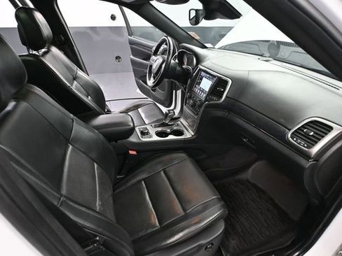 Used 2018 Jeep Grand Cherokee Overland AWD/4WD image 53