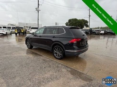 Used 2024 Volkswagen Tiguan SE image 2