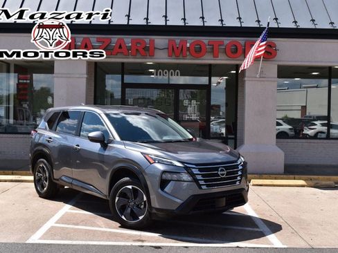 Used 2025 Nissan Rogue SV FWD image 1