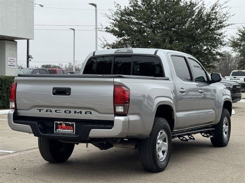 Used 2020 Toyota Tacoma SR image 4
