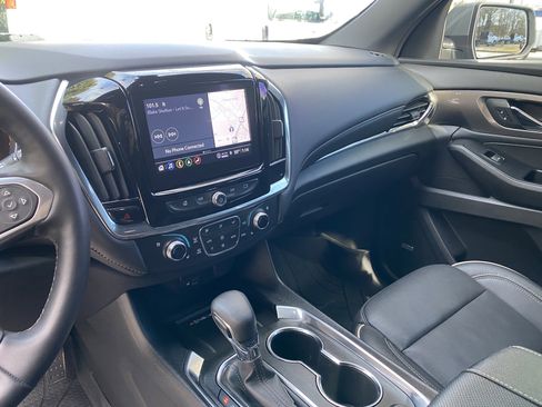 Used 2023 Chevrolet Traverse Premier image 23