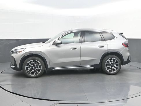 New 2026 BMW X1 xDrive28i w/ Technology Package AWD/4WD image 2