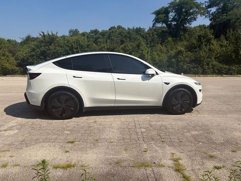 Used 2026 Tesla Model Y Long Range AWD/4WD image 5