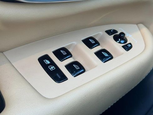 Certified 2024 Volvo XC90 T8 Ultimate w/ Lounge Package image 23