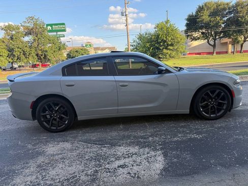 Used 2020 Dodge Charger SXT w/ Blacktop Package RWD image 5