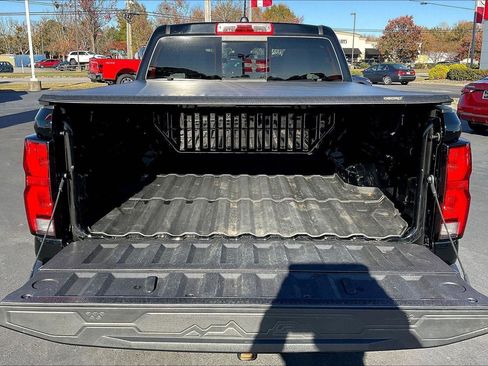 Used 2024 Chevrolet Colorado Z71 w/ Z71 Convenience Package 2 image 18