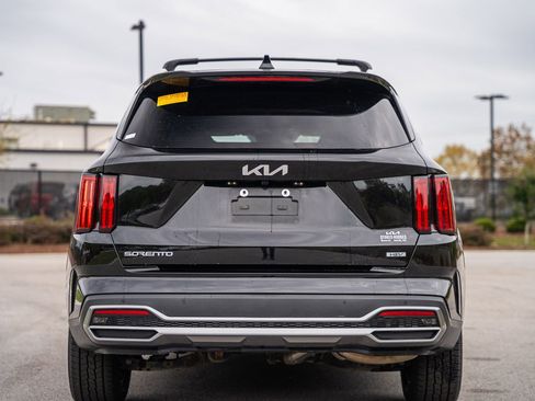 Used 2023 Kia Sorento SX Prestige image 6