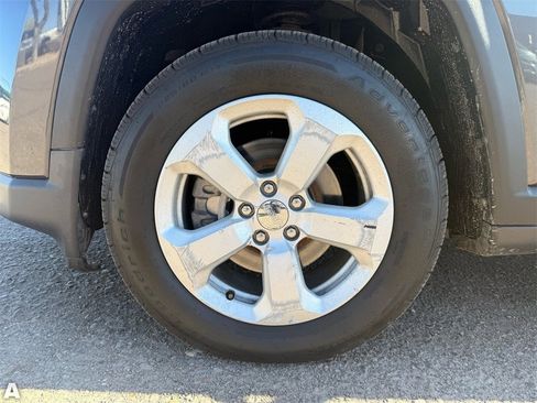 Used 2020 Jeep Compass Latitude image 10