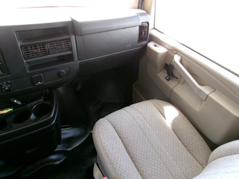 Used 2019 Chevrolet Express 4500 w/ RV Package image 11