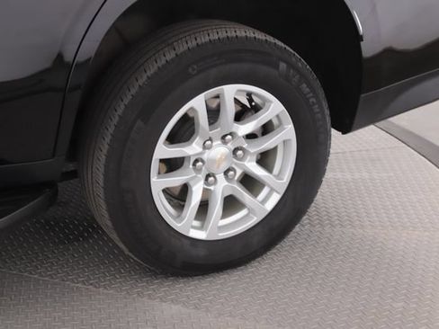 Used 2023 Chevrolet Tahoe LT w/ Luxury Package AWD/4WD image 15