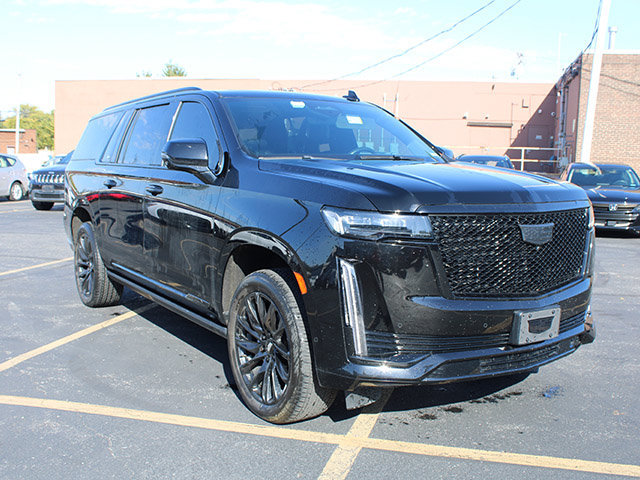 Used 2021 Cadillac Escalade ESV Sport Platinum w/ LPO, ONYX Package AWD/4WD image 4