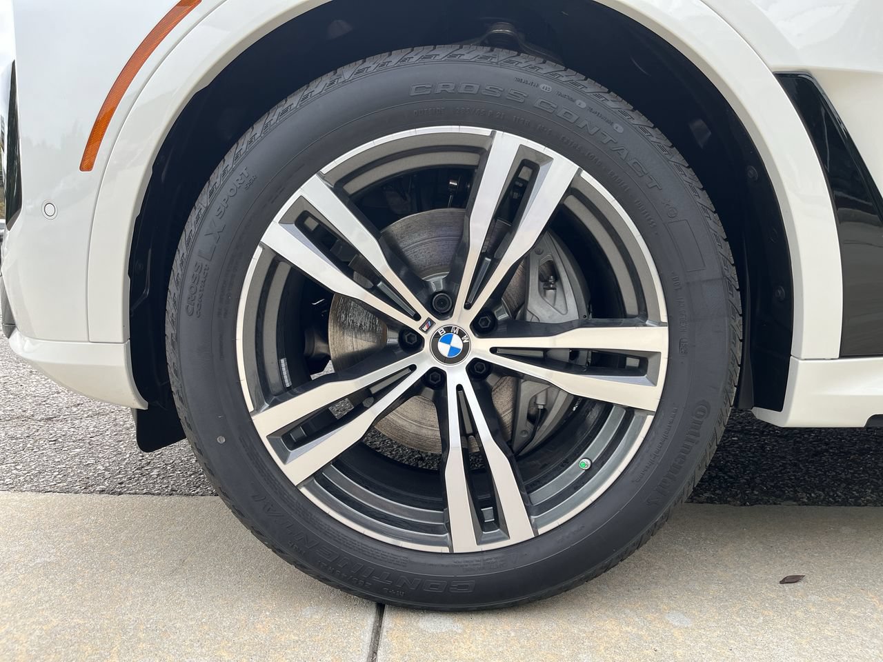 Used 2027 BMW X7 xDrive40i w/ M Sport Package AWD/4WD image 13