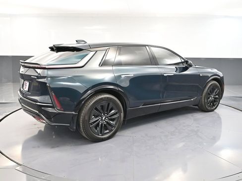 Used 2024 Cadillac Lyriq Luxury image 6